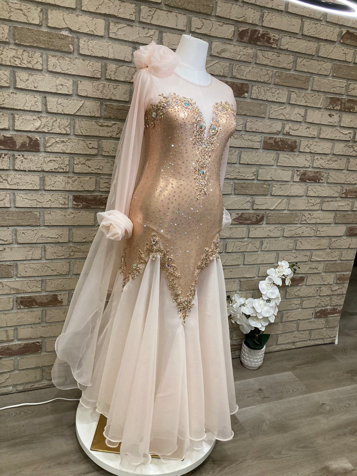Elegant rose gold/ peach smooth Dance Dress size S/M